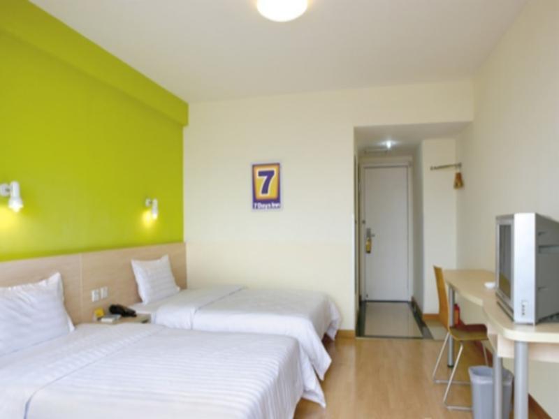 7Days Inn Guangzhou Southern Hospital Medical College Station Exterior foto