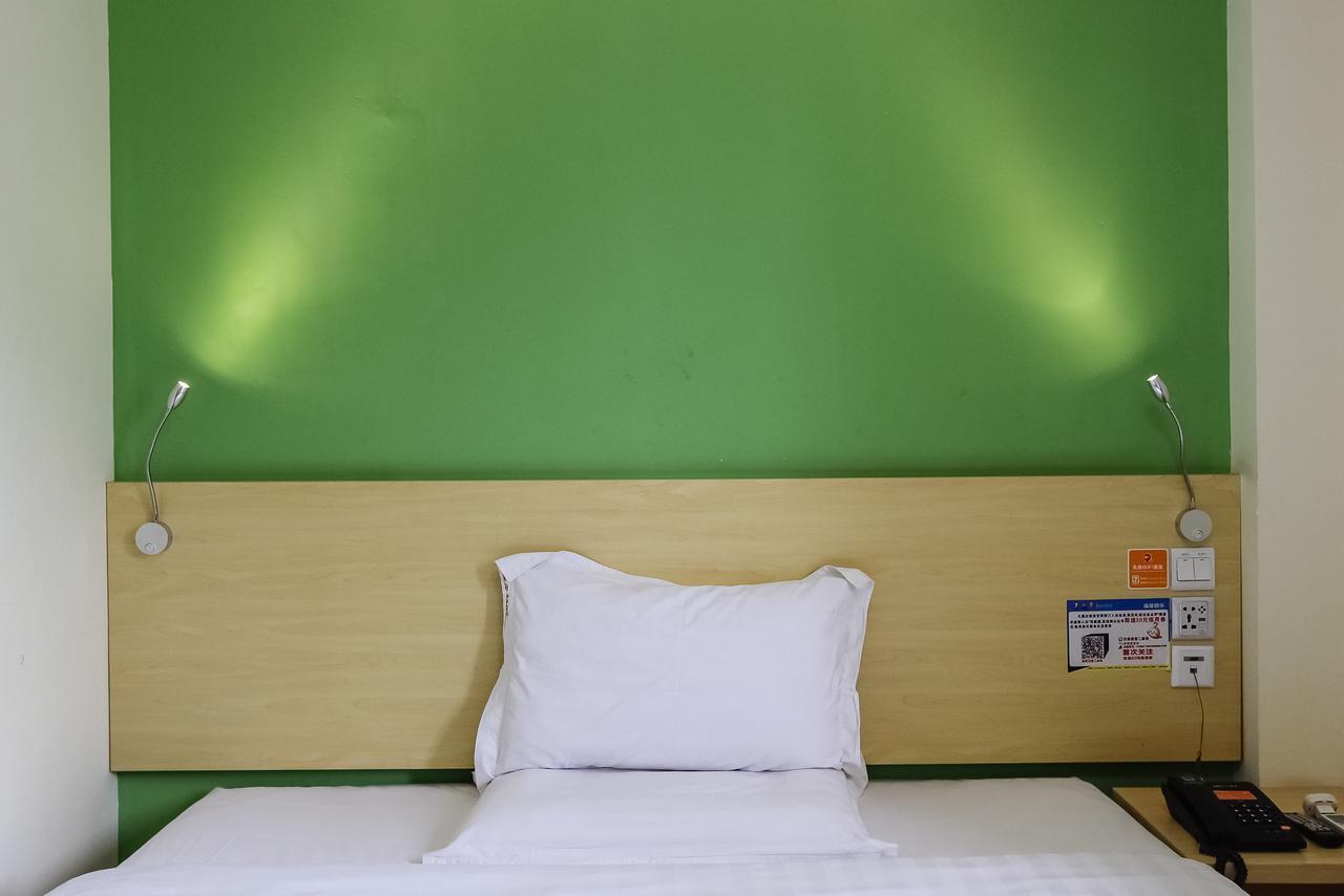 7Days Inn Guangzhou Southern Hospital Medical College Station Exterior foto