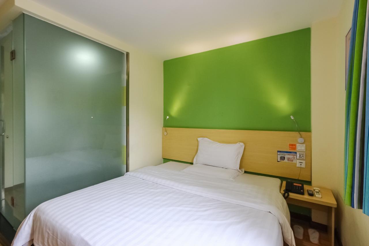 7Days Inn Guangzhou Southern Hospital Medical College Station Exterior foto
