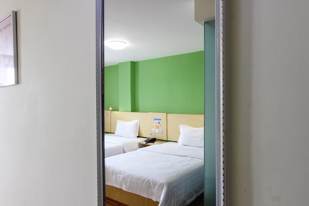 7Days Inn Guangzhou Southern Hospital Medical College Station Exterior foto